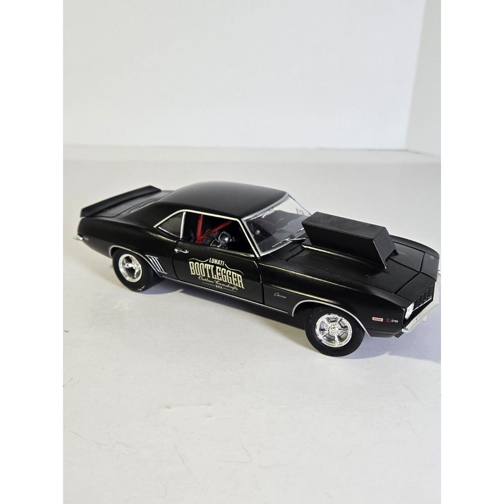 M2 Machines 1:24 1969 Chevy Camaro Z/28 Lunati Bootlegger Diecast w/ Box
